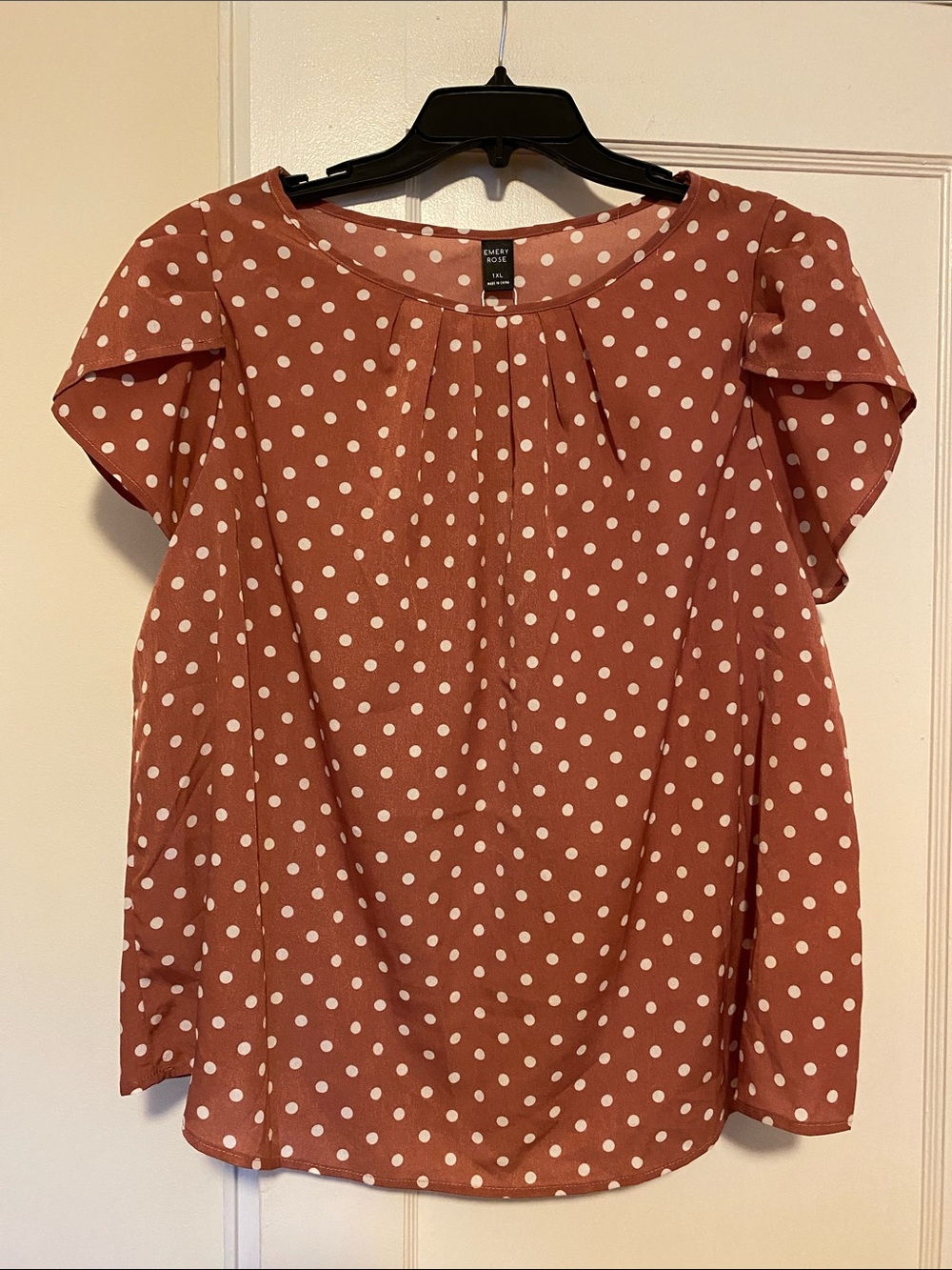 🎀 5/$20 🎀 NWT Emory Rose (SHEIN) pink and white polka dot top size 1XL